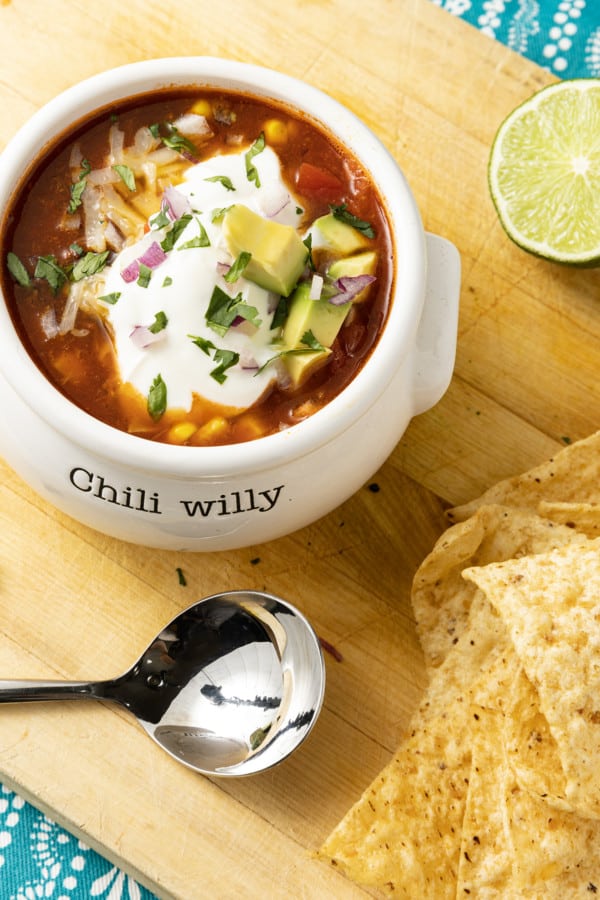 You’ve got to love 5 Ingredient Taco Soup both for the exuberantly flavourful taco flavour and for the incredible ease with which it’s prepared. Any meal that comes together in 15 minutes and makes my whole family happy has my heart and this quick and easy soup fits that bill! As if that wasn’t enough to recommend this taco soup is customizable based on your own personal preferences and what you have on hand.