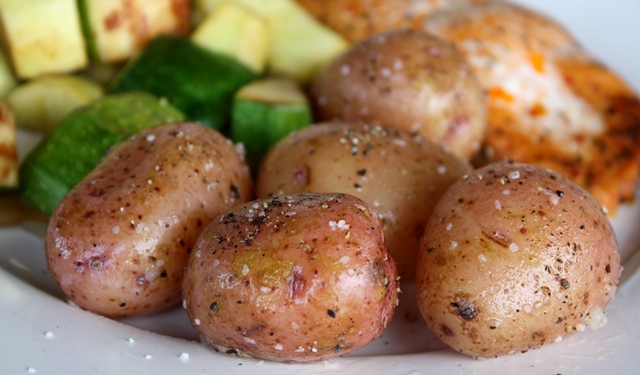 Boiled Baby Red Potatoes {Barefeet in the Kitchen}