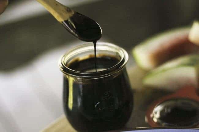 Balsamic Reduction for salads and glazes | www.foodiewithfamily.com