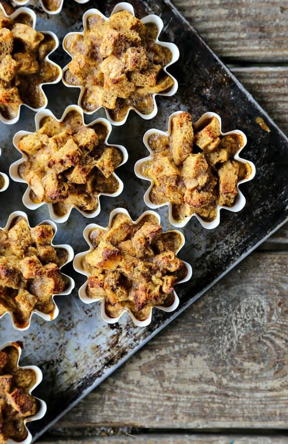 Banana Bread French Toast Muffin Cups for an easy, delicious breakfast... Or dessert ;) foodiewithfamily.com