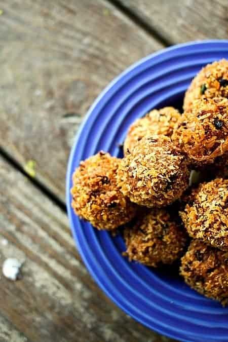 Cheesy Black Bean Chipotle Quinoa Fritters #comfortfood #vegetarian #Superbowlsnacks