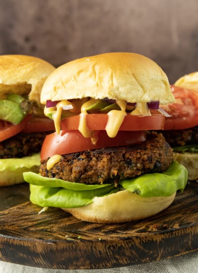 Full of fantastic texture and nobbly with black beans, these hearty and flavourful black bean quinoa burgers made with simple ingredients satisfy serious veggie burger cravings and big taste.