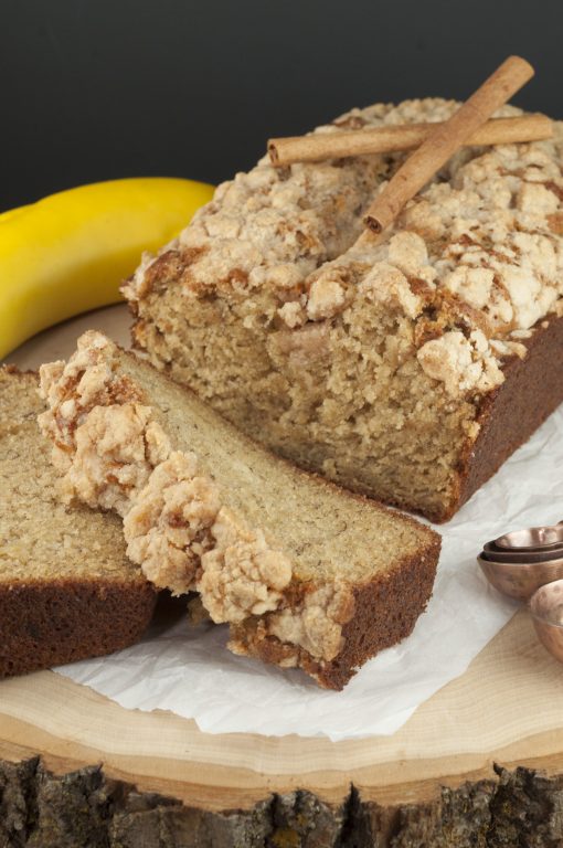 Cinnamon Crumb Banana Bread {Wishes and Dishes}