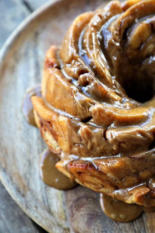 Cinnamon Roll Coffee Cake: The happy combination of cinnamon rolls and coffee cake!