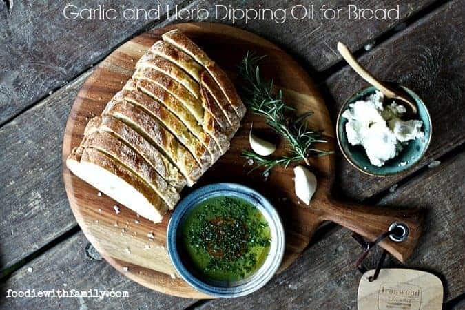 Herb and Garlic Dipping Oil for bread #summer