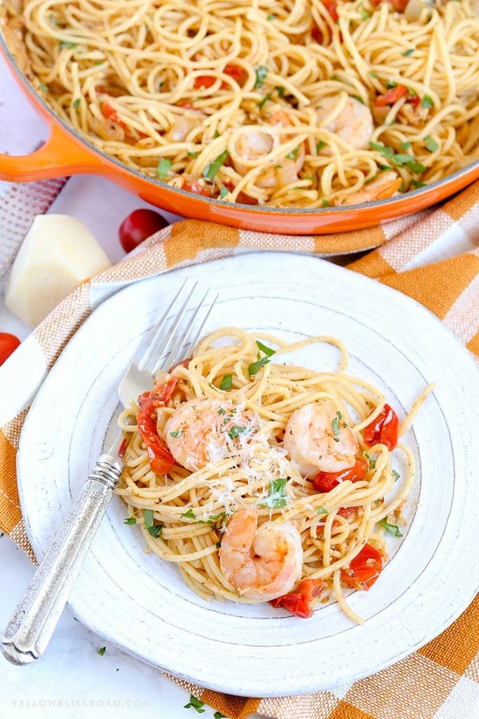 Garlic Shrimp & Tomato Spaghetti {Yellow Bliss Road