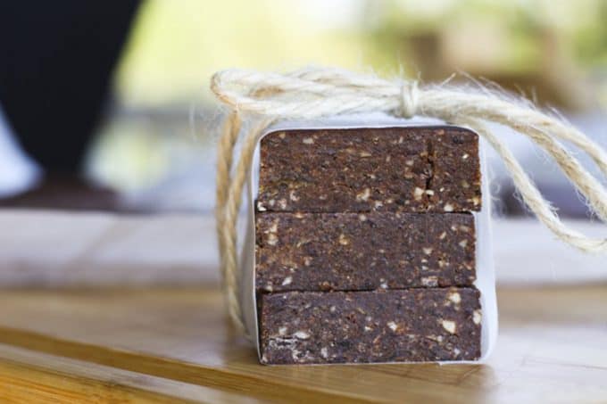 Homemade Larabars: This super nutritious, delicious lunchbox or post workout snack tastes more like candy bars than health food! 