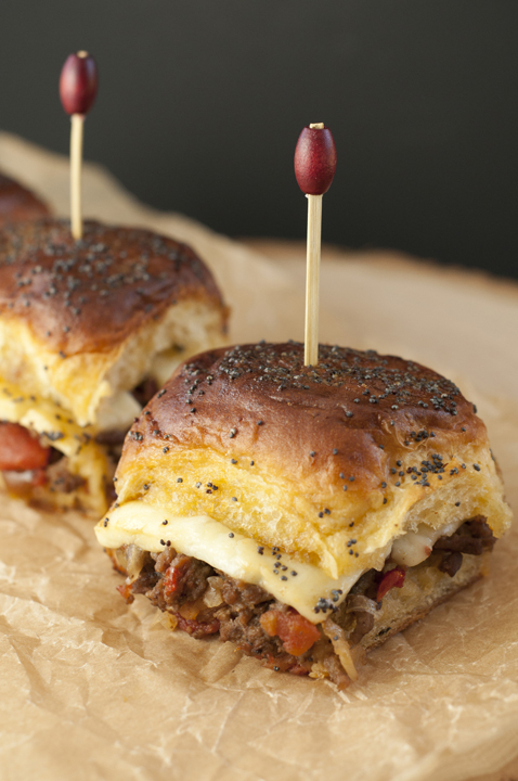 Jalapeno Cheeseburger Party Buns {Wishes & Dishes}