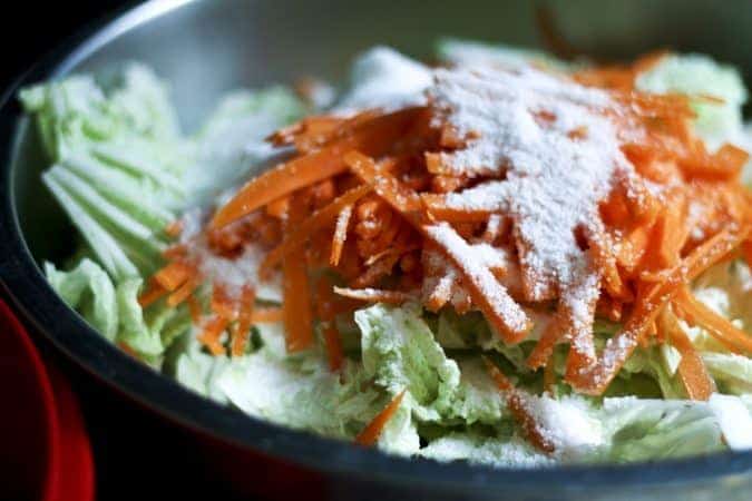 Salting vegetables for mak kimchi at www.foodiewithfamily.com