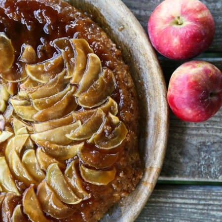 Maple Apple Upside Down Skillet Cake from foodiewithfamily.com #Vegan