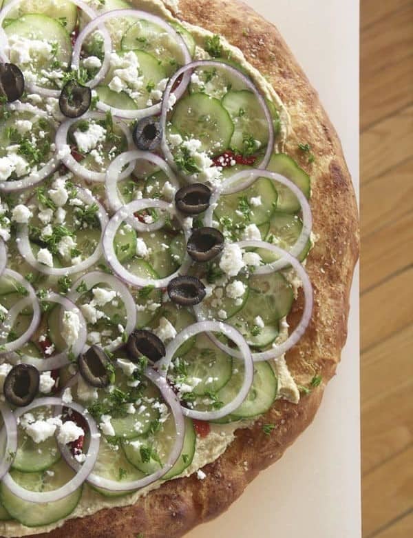 Mediterranean Hummus Pizza #Vegetarian foodiewithfamily.com