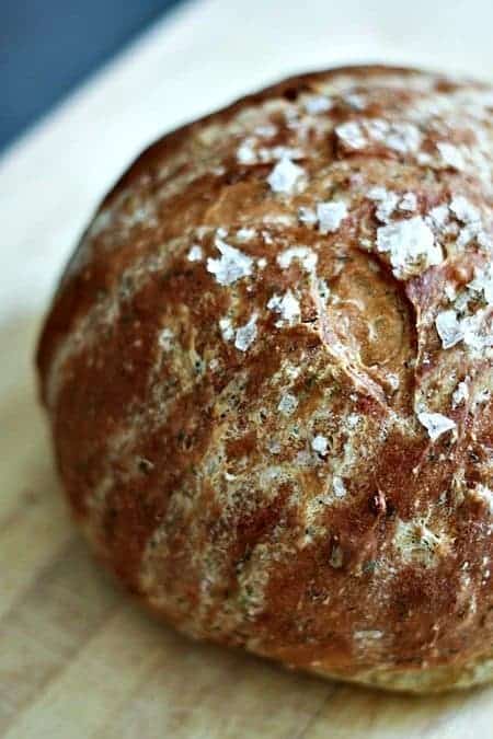 Onion, Dill, Sour Cream Bread Bowls or Mini Boule Loaves foodiewithfamily.com #artisanbread #homemadebread