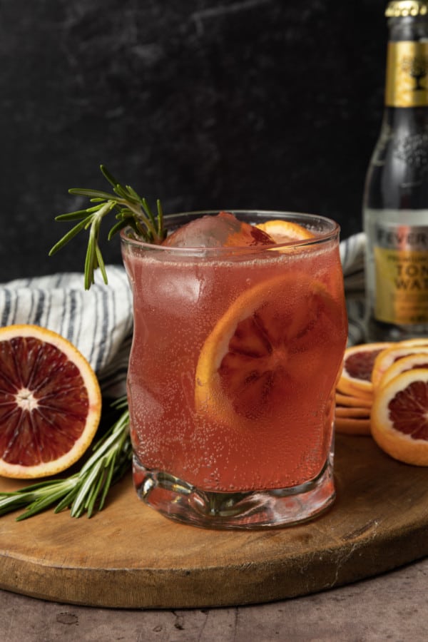 This sophisticated rosemary cocktail is the perfect way to elevate your happy hour. Light, fizzy, and refreshing, this perfect cocktail marries fresh citrus to fragrant rosemary. 