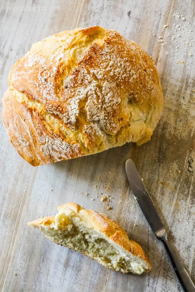 Easy No Knead Bread {Sweet C's}