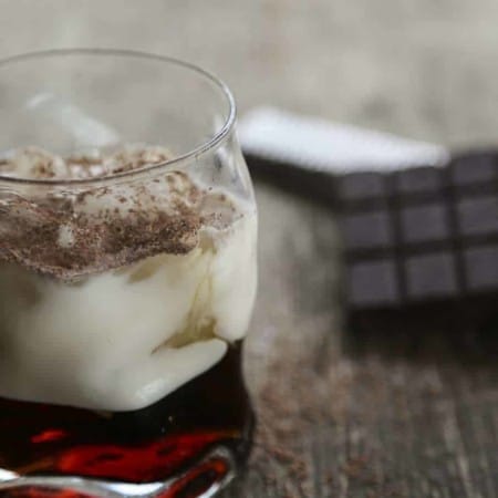 Silk Anna Kournikova - Skinny White Russian Cocktail using Silk Almondmilk #sponsored